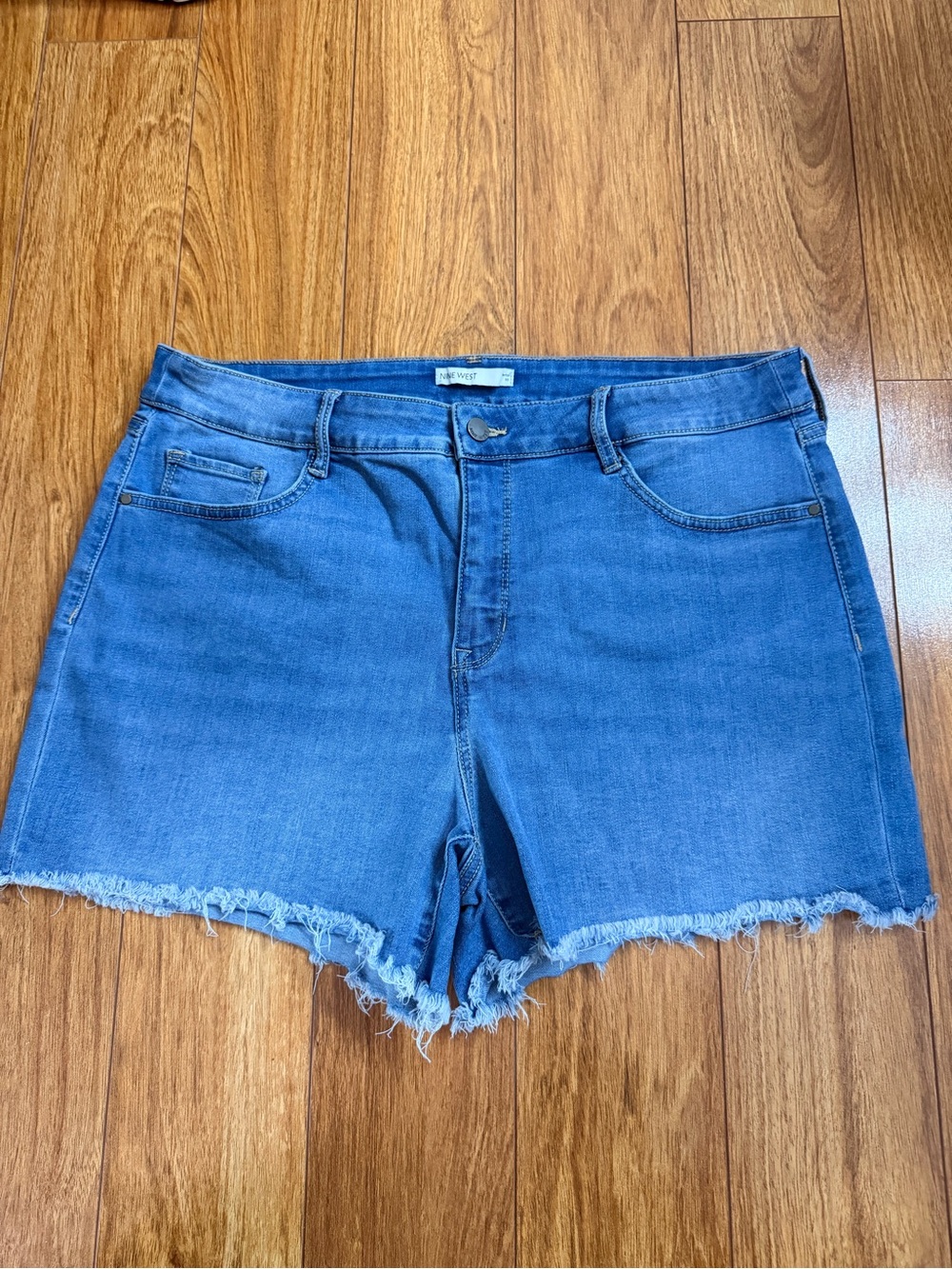 Nine West Medium Blue Denim Cutoff Shorts Size 16